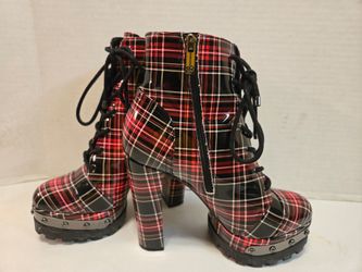 Jessica Simpson platform boots