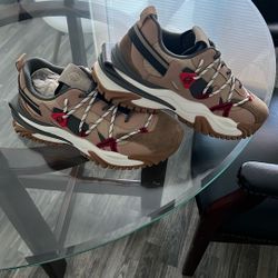 jD Shoes 9.5 Hardly Worn Almost Brand New 