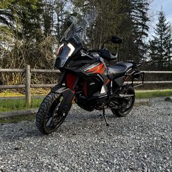 2022 KTM Super Adventure S