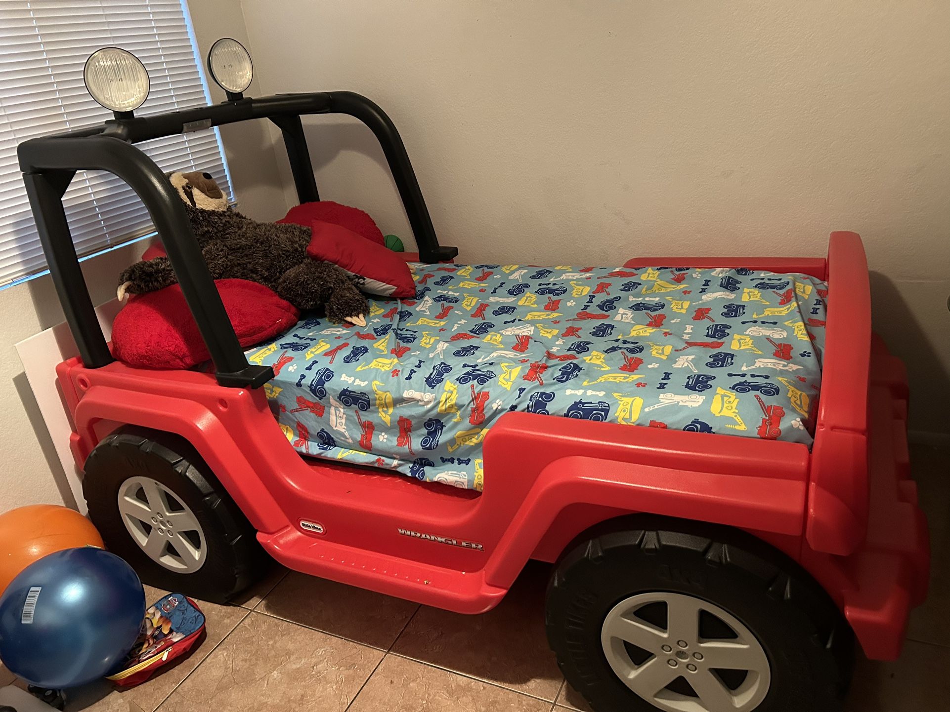 Kids Jeep Bed (Little Tikes)