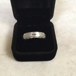 Mens Wedding Band with Crosses all around. Size 11 1/2. (Stainless Steel)