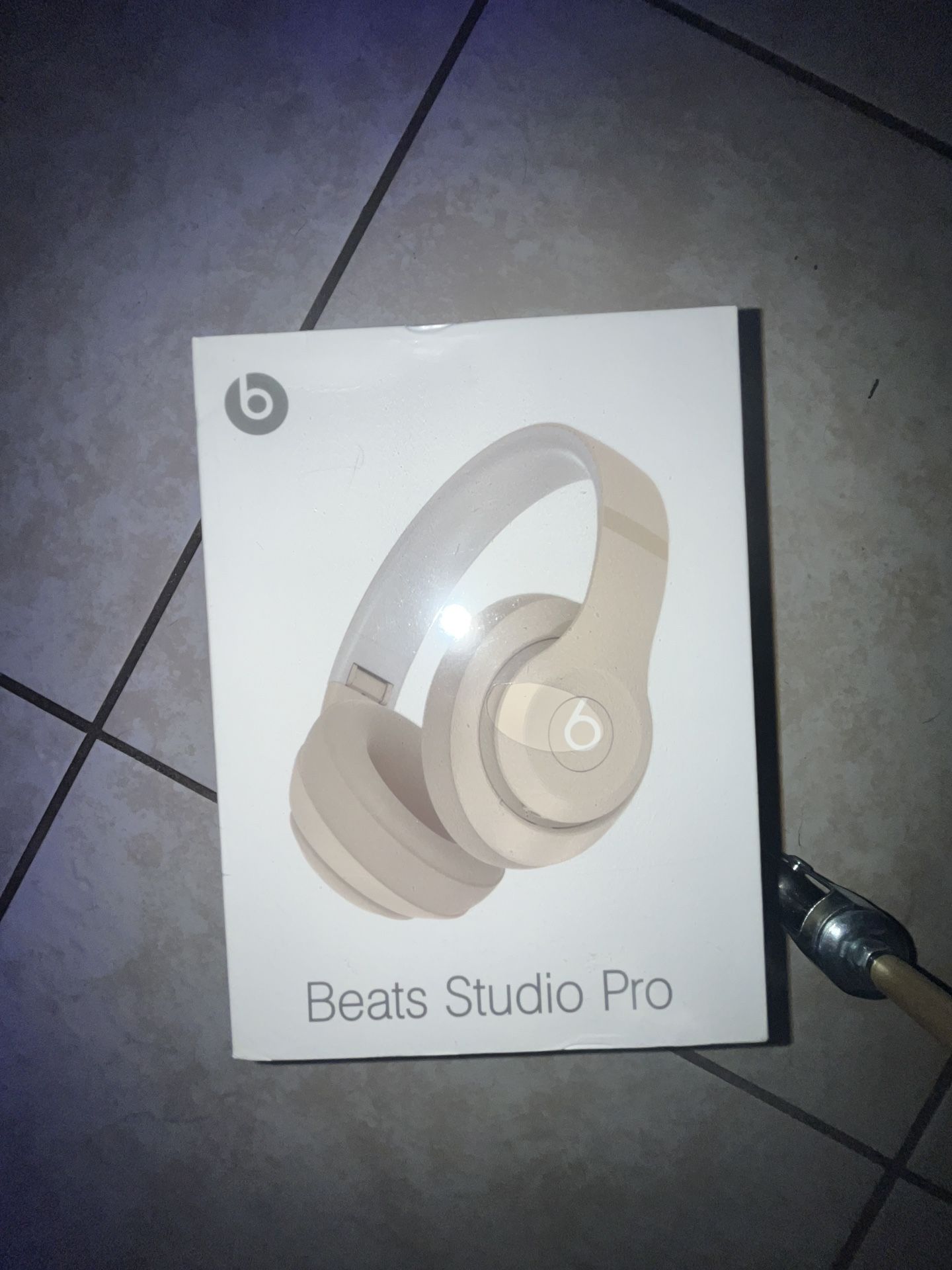 Beats Studio Pro (White)