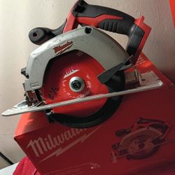 Used M18 MILWAUKEE 61/2 Circular Saw Tool Only $85