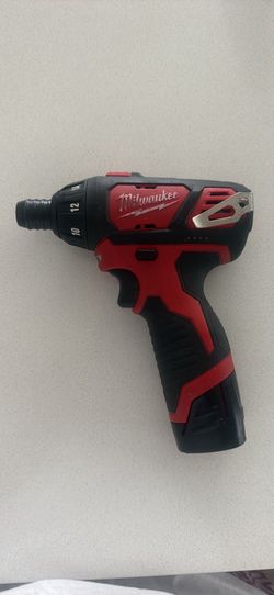 Milwaukee M12 Screwdriver