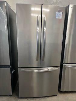 Frigidaire 30” w refrigerator