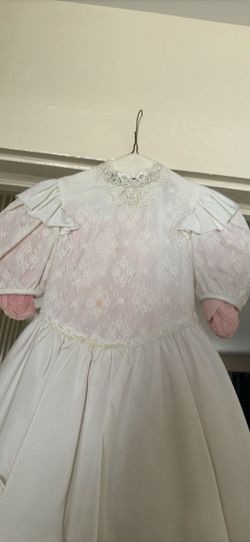 Custom made size 6 dress with matching two head pieces All $15