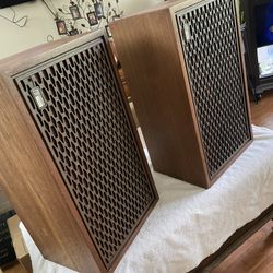 Ventage Fisher Speakers 