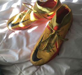 Soccer Cleats 11.5