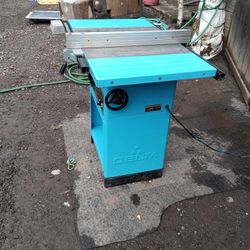 Table Saw 10-in Table Saw 5500 RPM 300 Or Best Offer