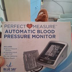 Blood pressure monitor with cuff