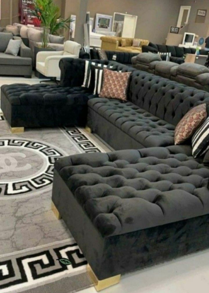 Black Sectional
Over Size Double Cheese by Nova