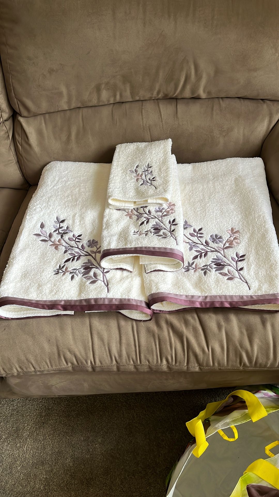 Displaying Towel Set $10 New Health &Beauty-Bath