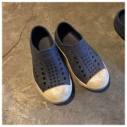 Kids Native Shoes size 9