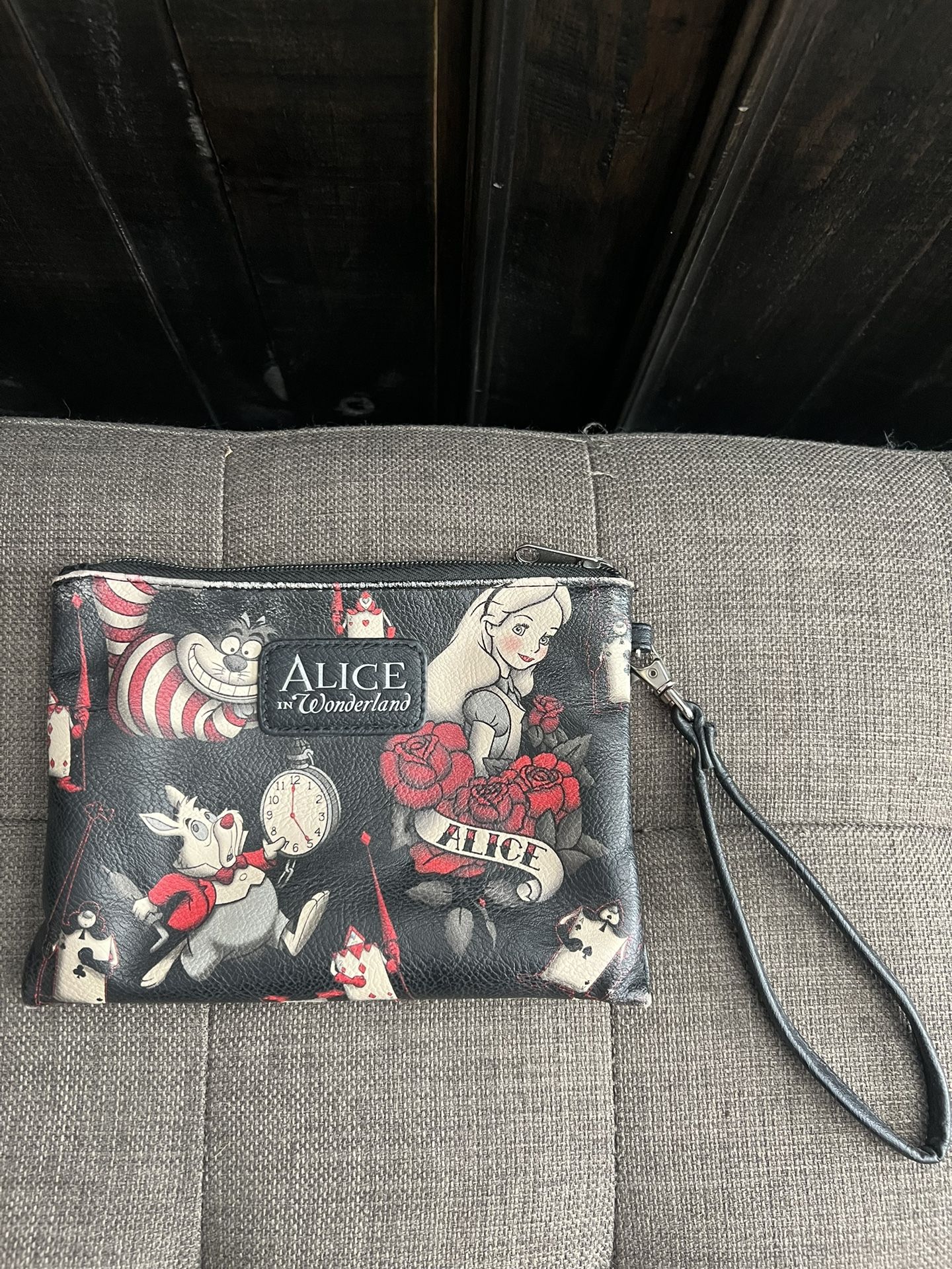 Alice In Wonderland-Loungefly Make Up Bag