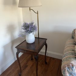 Ethan Allen End table With Lamp(attached) 