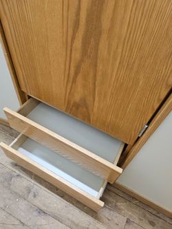 SINGLE DOOR WIDE WARDROBE, VERY NICE WOOD QUALITY AND CLEAN, NEW SHIPMENT..MANY AVAILABLE(HOME29)