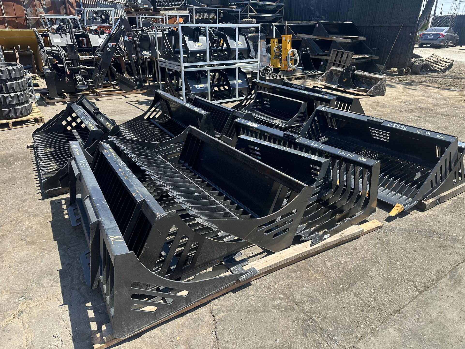 Skid steer/ Track Skid Steer/ Mini Excavator/ Mini Skip Skid Attachment