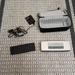 Bose Soundlink Mini With Case Dock And Cable
