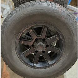 Blizzak 265/70 R16 / Ultra Motorsports Tires (4)Total