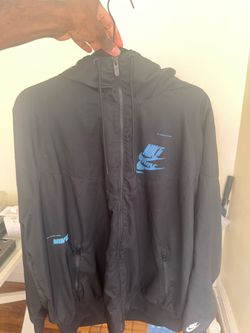 Nike windbreaker jacket