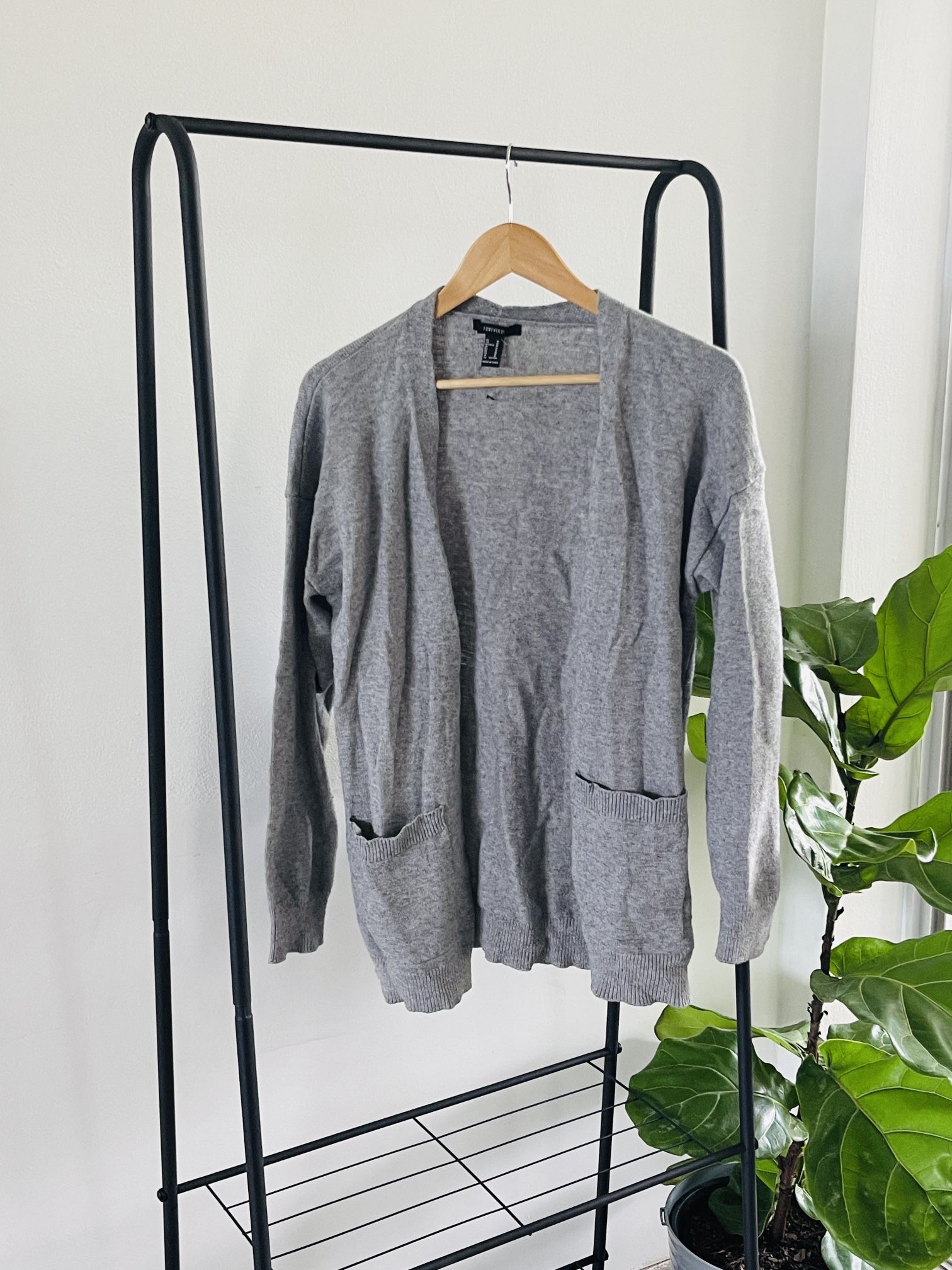Forever21 grey cardigan. Bin N