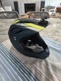 Large like new Bell helmet