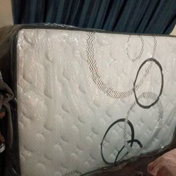 Hola 👋🏽 Vendo Colchón Nuevecito de Paquete aún en su plástico  16"Ortopedico Con Capa Fresca 