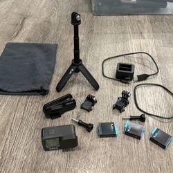 GoPro Black 9 + Hardshell Case + Full Adventure Kit/Accessories