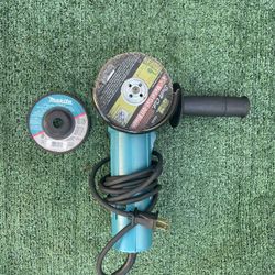 Makita 4-1/2" Corded Angle Grinder with Side Handle and Metal Cut-Off Wheel