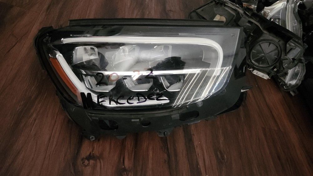 20-22 MERCEDES-BENZ GLC300 RIGHT SIDE HEADLIGHT OEM