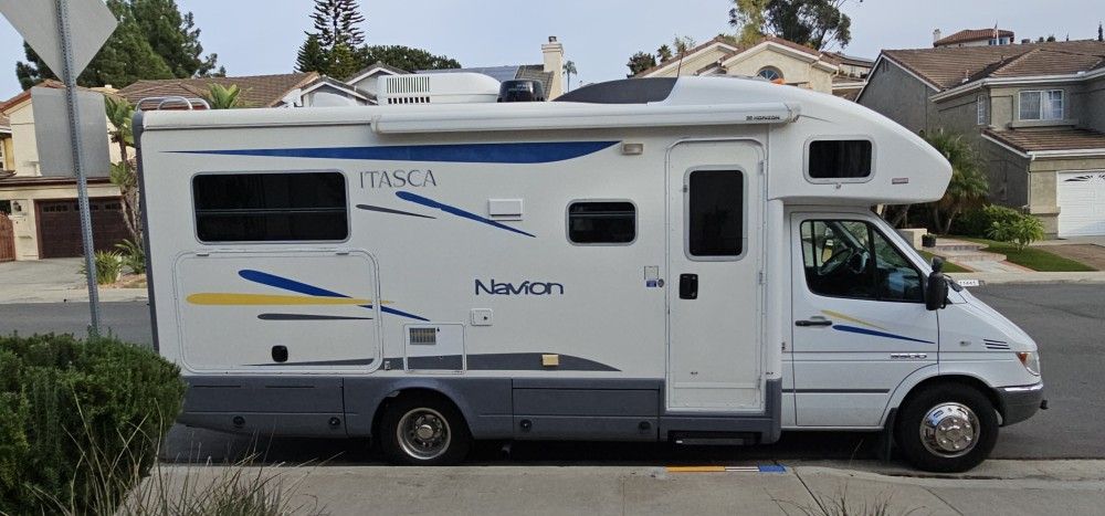 2006 Winnebago NAVION 23J