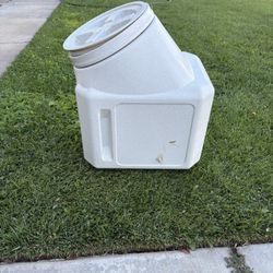 Dog Food Container 40 Pounds Capacity 