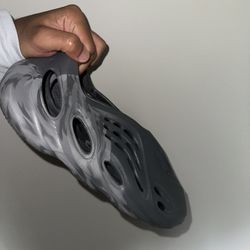 Yeezy Foam Runners ‘MX Granite’