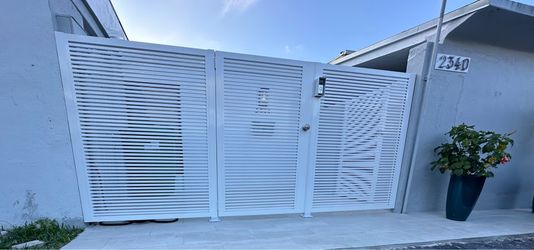 Aluminum fence