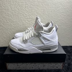 Air Jordan 4 Retro “White Oreo” Size 6.5Y (GS) – Lightly Used w/ Box