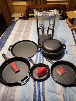 Megachef 12 Piece Round Preseasoned Cast Iron Cookware Set