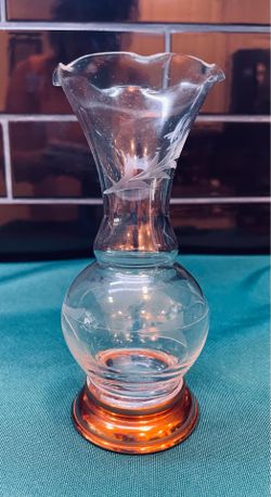 Vintage Princess House etched glass bud vase with ruffled top