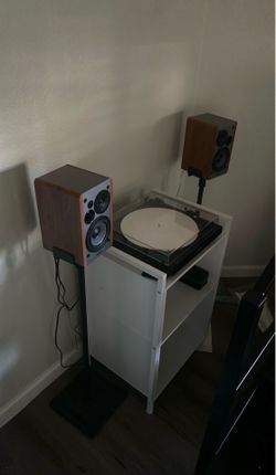 Audio technica record player with edifier speakers
