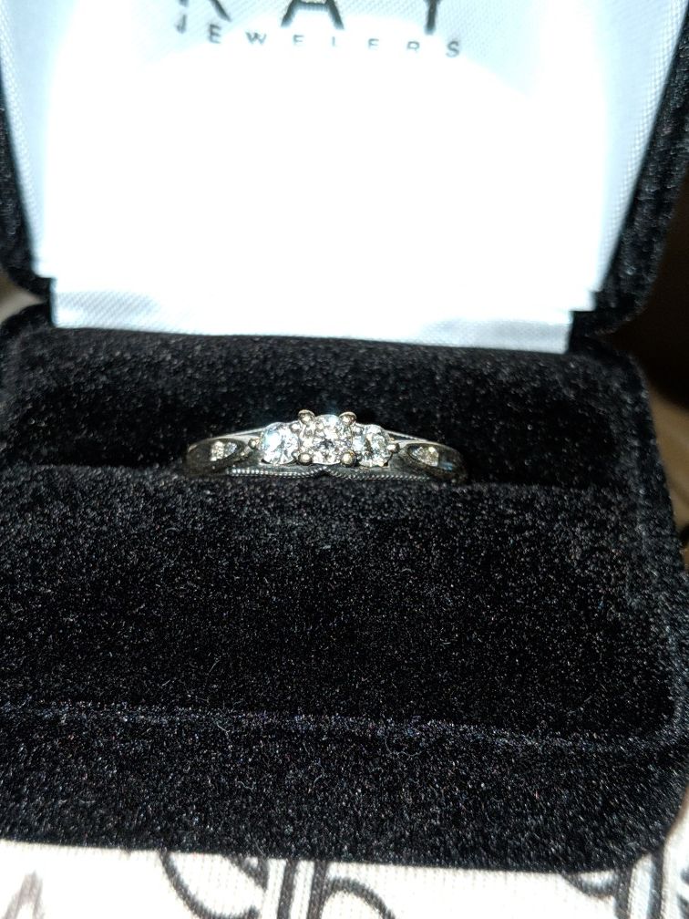 Kay Jewelers 3/8 tcw Engagement ring, OBRO WANT GONE