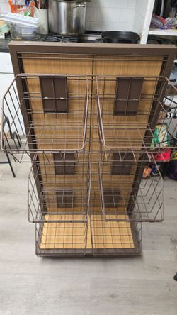 Double-sided retail gondola display rack