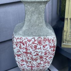 Heavy Large  Vintage decorative vase 🏺 featuring Chinese /floral Pattern  🪷🪷🪷White And Red Ceramic /cement 