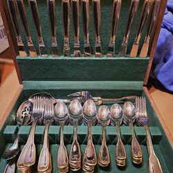 Vintage 1990's 82-Pc Oneida Golden Anne 18/10 Stainless Gold Accent Flatware Set
