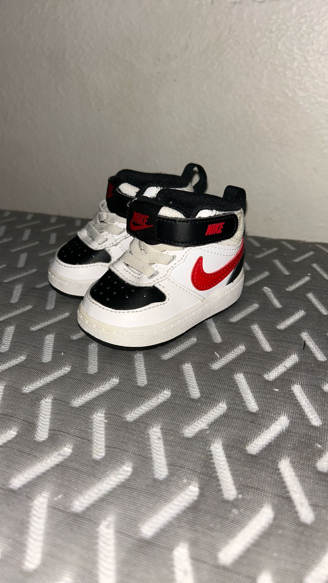 Nike Court Borough Mid 2