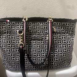 Tommy Hilfiger Zipper Tote Large Bag ( Excellent Condition ) 