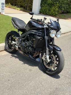 Triumph speed triple 1050