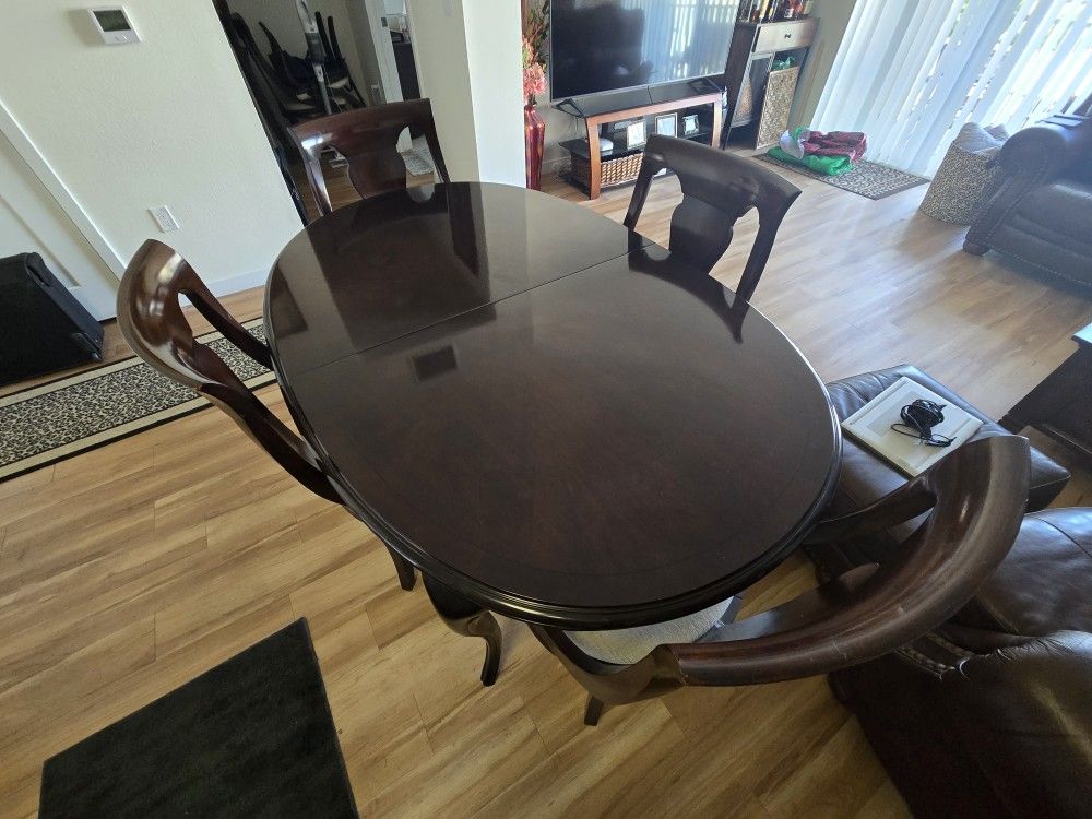 Wood Table And 6 Chairs.