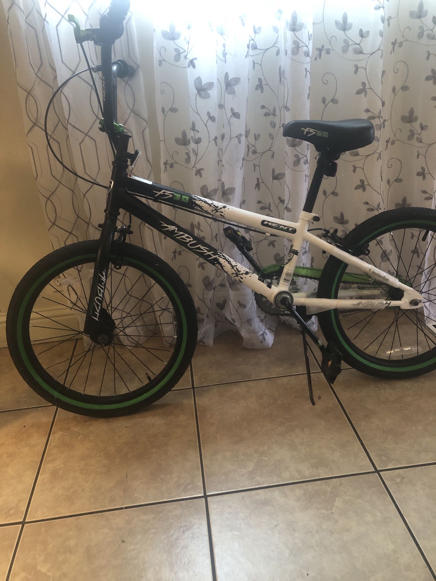 Kent Ambush Kids Bike