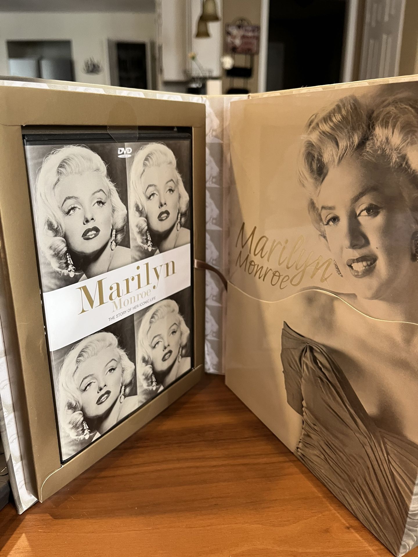 Marilyn Monroe book and 60 minute DVD