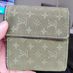 Real Authentic Louis V  Wallet  Used But In Great condition 150  Bucks Pickup Only