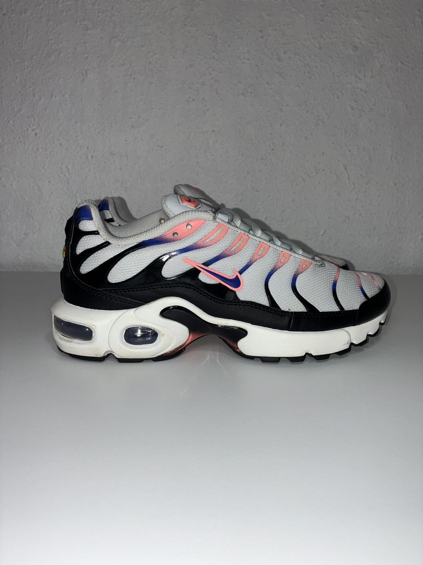 Nike Air Max Plus TN Youth 6Y / Womens 7.5 Gray Blue Athletic Gym Running Shoes